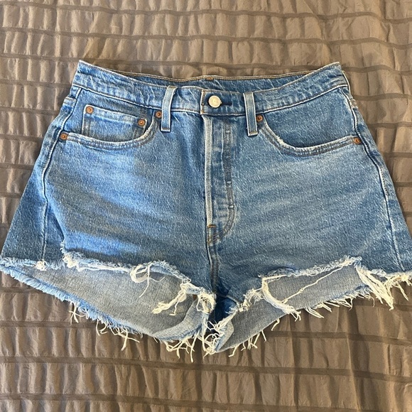 Levi's Pants - Levi's Women's 501 Original Shorts, Jazz Solo-Medium Indigo, sz 28